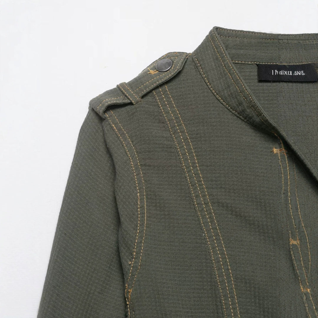 Damen Kurze Utility-Jacke mit Stehkragen, Schulterklappen und aufgesetzten Pattentaschen Nord Taschen