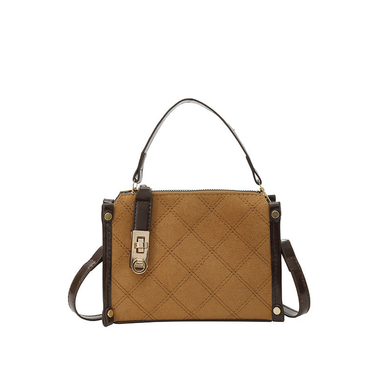 Damen Handtasche mit luxuriösem samtigem Obermaterial und modernen Akzenten Nord Taschen