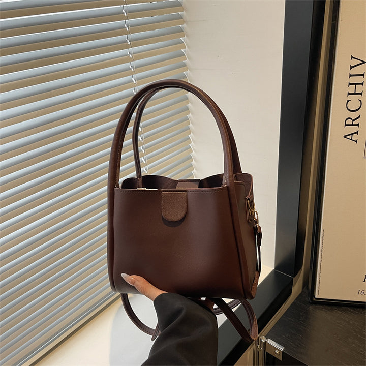 Damen elegante Mini-Handtasche mit praktischem Klappverschluss Nord Taschen