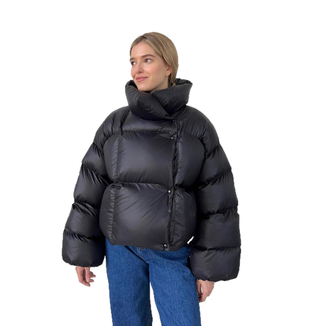 Damen extravagante Oversize Steppdaunenjacke mit extravoluminöser Kapuze Nord Taschen