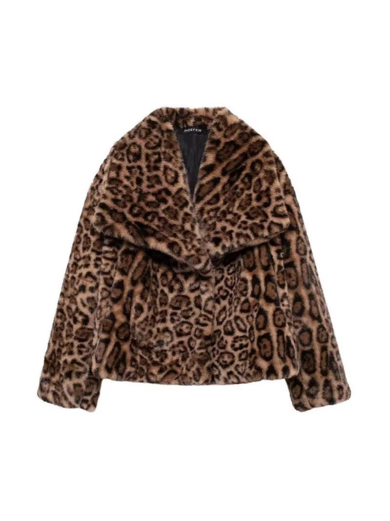 Damen kurze Boxy-Faux-Fur-Jacke mit Leopardenmuster und großem Schalkragen Nord Taschen