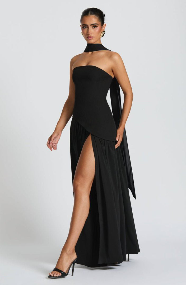 Damen Hochwertiges Abendkleid mit asymmetrischem Schnitt und elegantem Schlitz