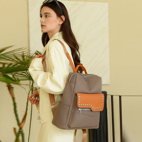 Damen modischer Backpack mit eleganten Nietenakzenten Nord Taschen