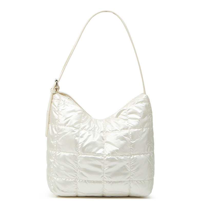 Damen Hobo-Tasche aus glänzendem Kunstleder mit stilvollem Steppmuster Nord Taschen