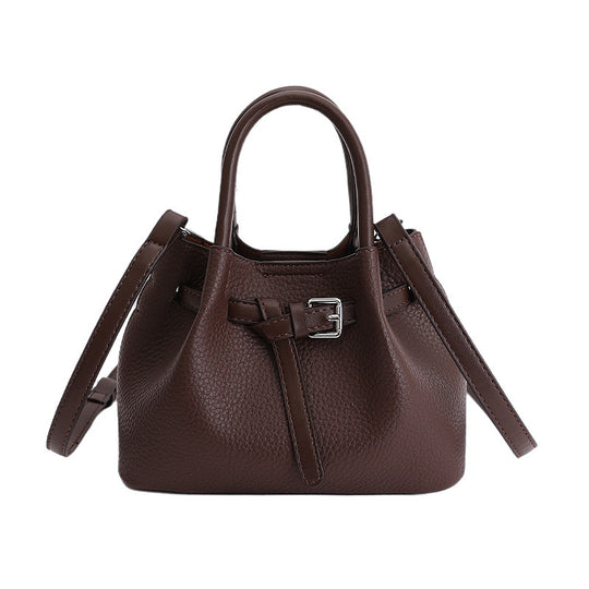 Damen Designer Bucket Bag mit verspieltem Tieranhänger Nord Taschen