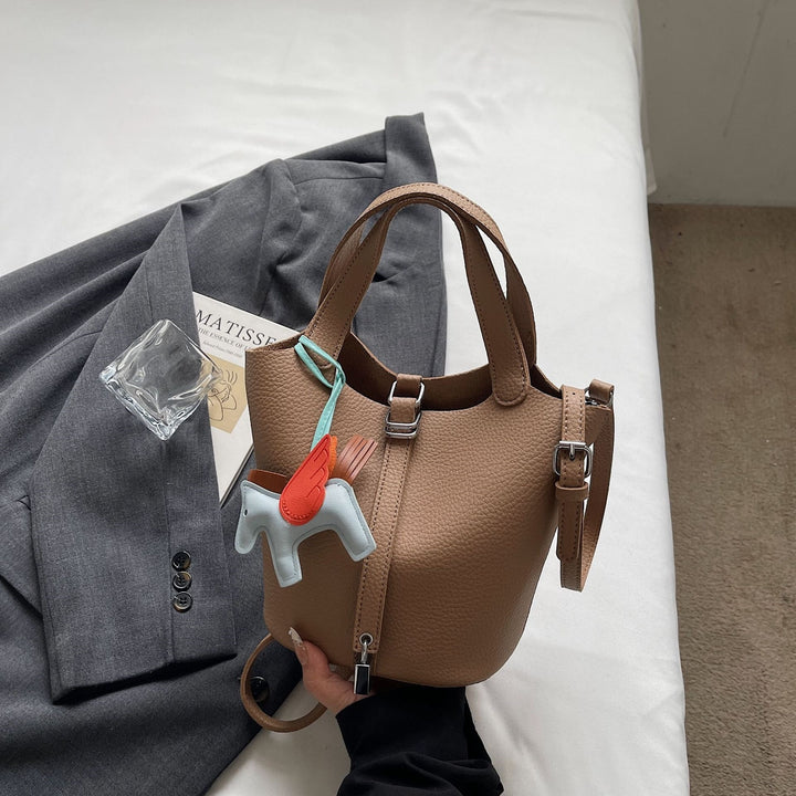 Damen Hobo-Tasche mit einzigartigem Tieranhänger und praktischem Tragegurt Nord Taschen