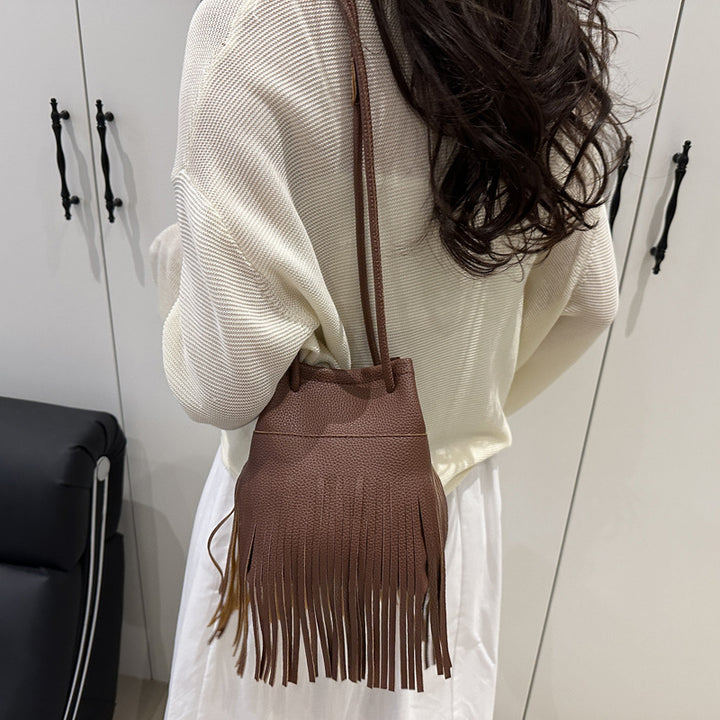 Damen Beuteltasche mit fransigem Design und praktischem Kordelzug Nord Taschen