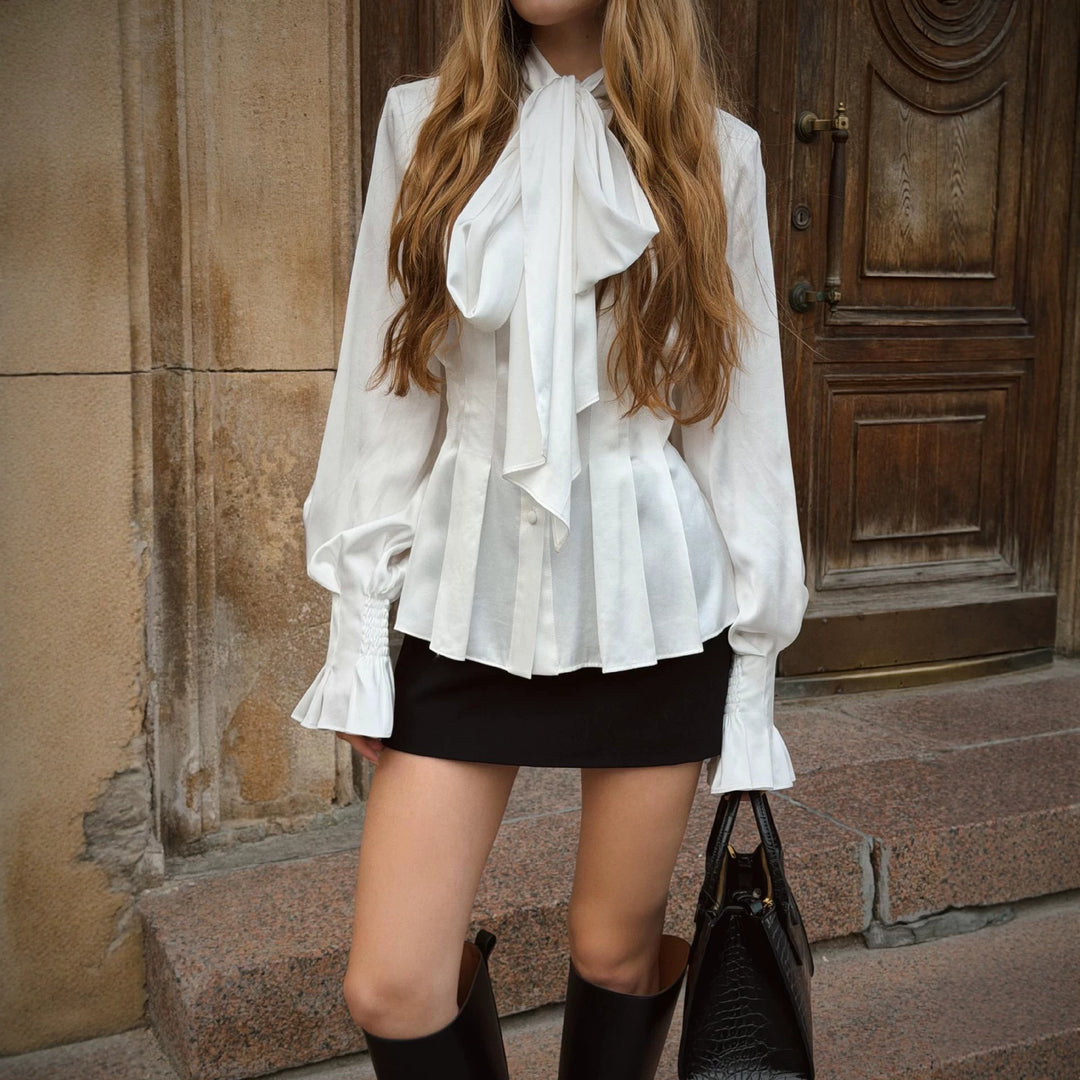 Damen Oversize‑Hemdbluse mit breitem Kentkragen und Schulterklappen Nord Taschen