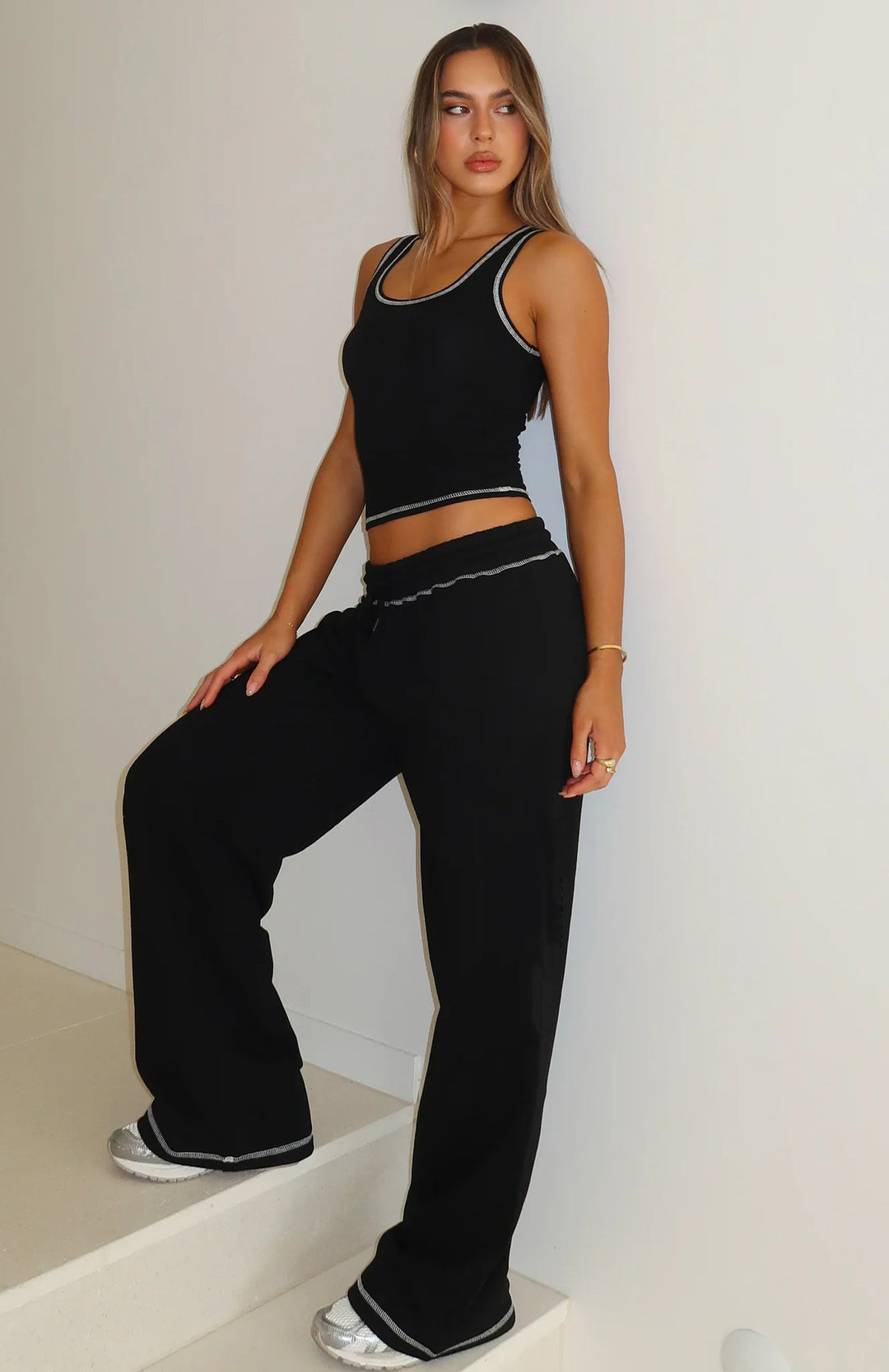 Damen lässiges Crop-Top und weite High-Waist Lounge-Jogginghose Set Nord Taschen