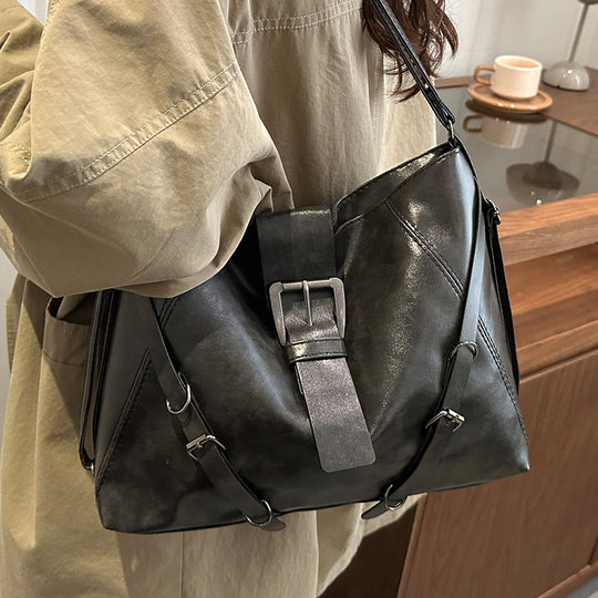 Damen Hobo-Tasche aus hochwertigem Kunstleder mit elegantem Schnallenverschluss Nord Taschen