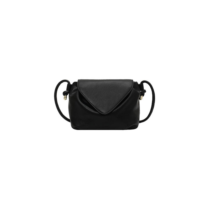Damen Umhängetasche mit asymmetrischem Klappenverschluss und hochwertigen Ledermaterialien Nord Taschen
