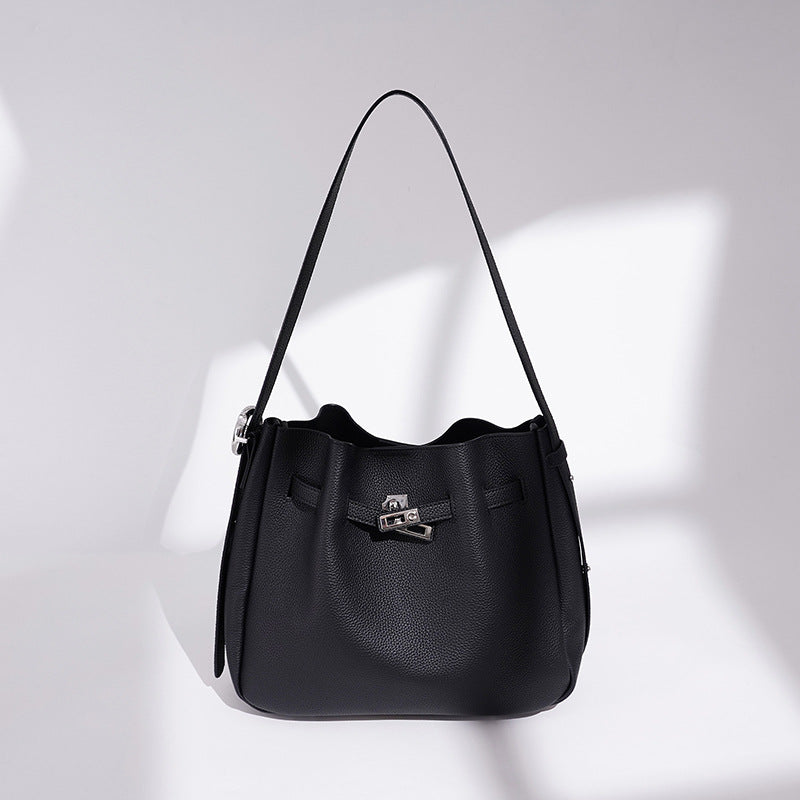 Damen hochwertige Hobo-Tasche mit eleganten Akzenten Nord Taschen