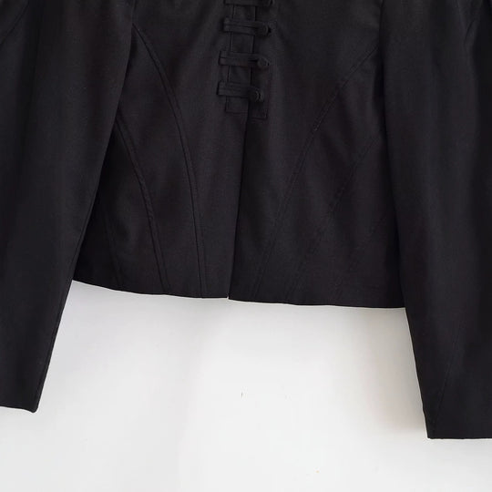 Damen Kurze Taillierte Blousonjacke mit Stehkragen, dekorativen Schlaufen und Teilungsnähten Nord Taschen