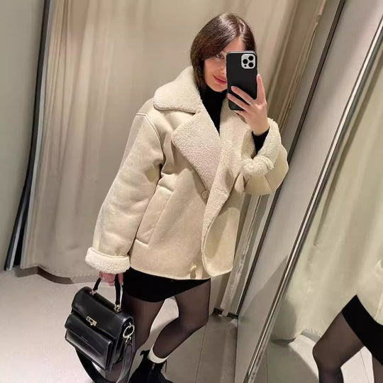 Damen Boxy-Jacke aus Faux-Shearling mit großem Teddykragen und Eingrifftaschen Nord Taschen