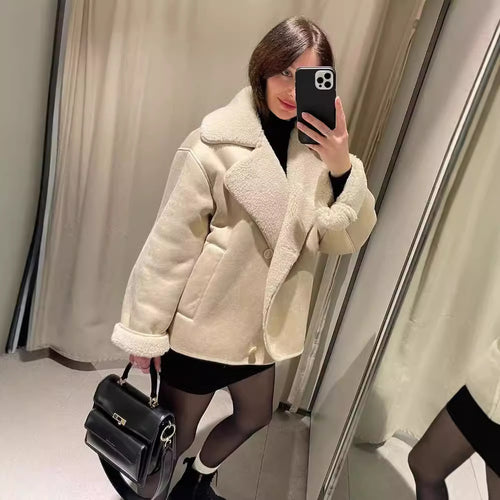 Damen Boxy-Jacke aus Faux-Shearling mit großem Teddykragen und Eingrifftaschen Nord Taschen