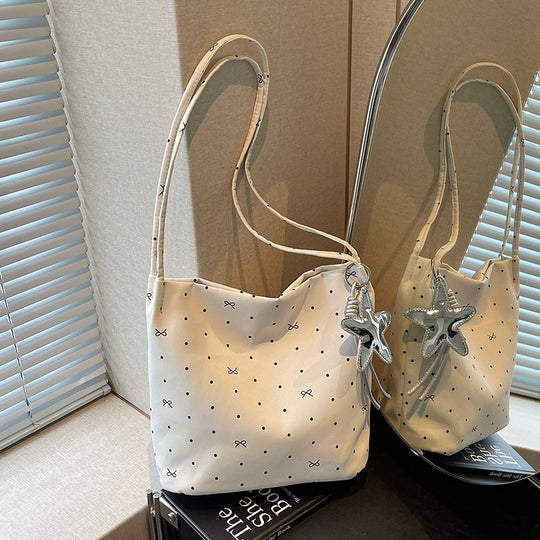 Damen Beuteltasche mit fröhlichem Punkten-Design Nord Taschen