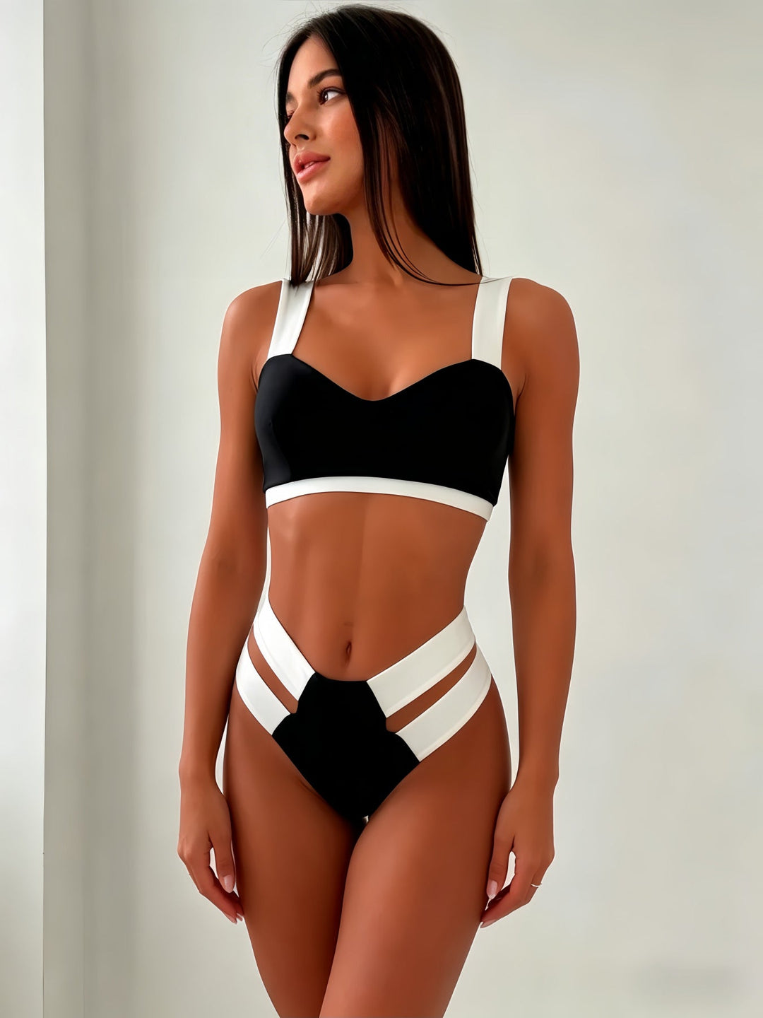 Damen Sportlicher Bikini mit kontrastierenden Farbelementen Nord Taschen