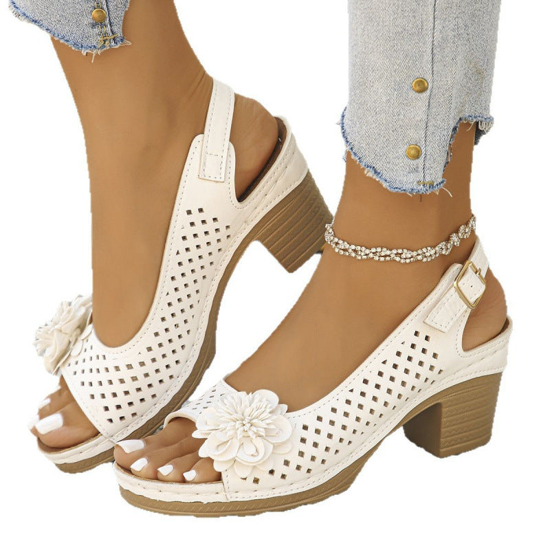 Damen modische Sling-Sandalen mit dekorativem Blumenapplikation