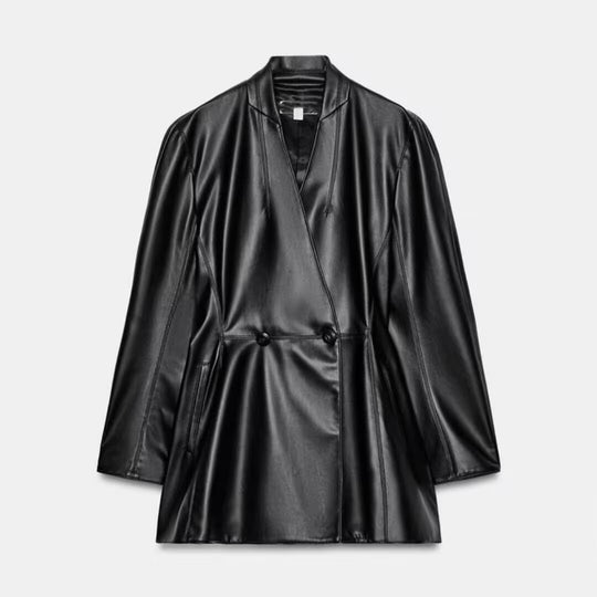 Damen Kunstleder-Blazer im Oversize-Schnitt mit Wickeloptik und taillierten Zierknöpfen Nord Taschen