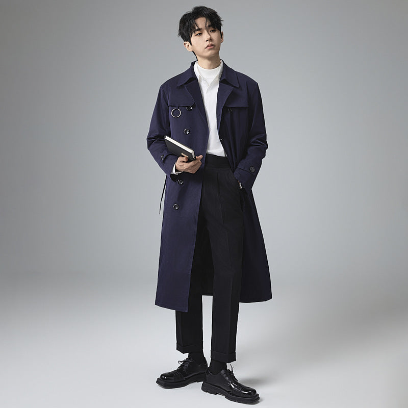Herren Moderner Tech-Trenchcoat mit Doppelreihiger Knopfleiste, Bindegürtel und dezenten Ringdetails Nord Taschen