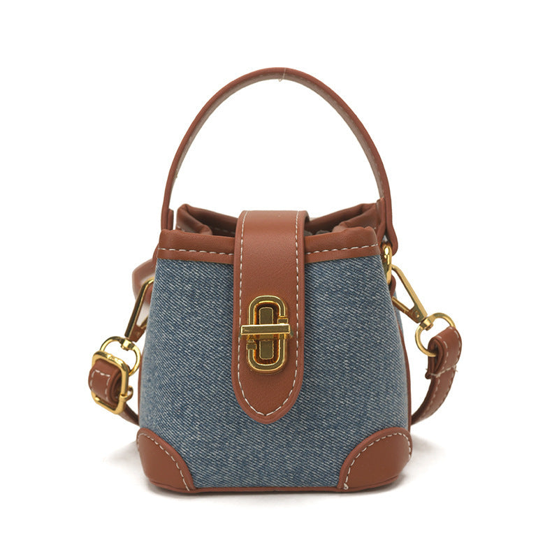 Damen Beuteltasche mit eleganter Struktur und goldenen Akzenten Nord Taschen