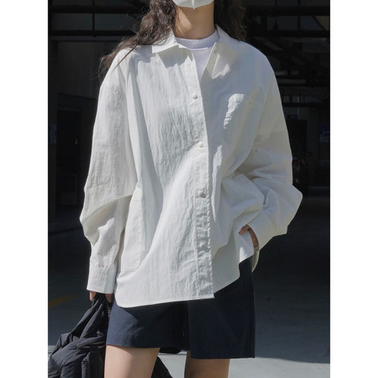 Damen Oversize-Baumwoll-Hemdjacke mit Brusttasche und verlängertem Rückenteil Nord Taschen