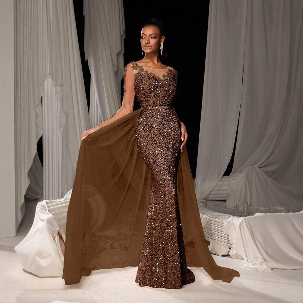 Damen Glamouröses Abendkleid mit schimmerndem Spitzenoberteil und fließendem Tüllumhang Avellé