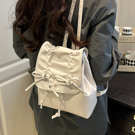 Damen moderne Rucksacktasche mit praktischen Zugbändern Nord Taschen