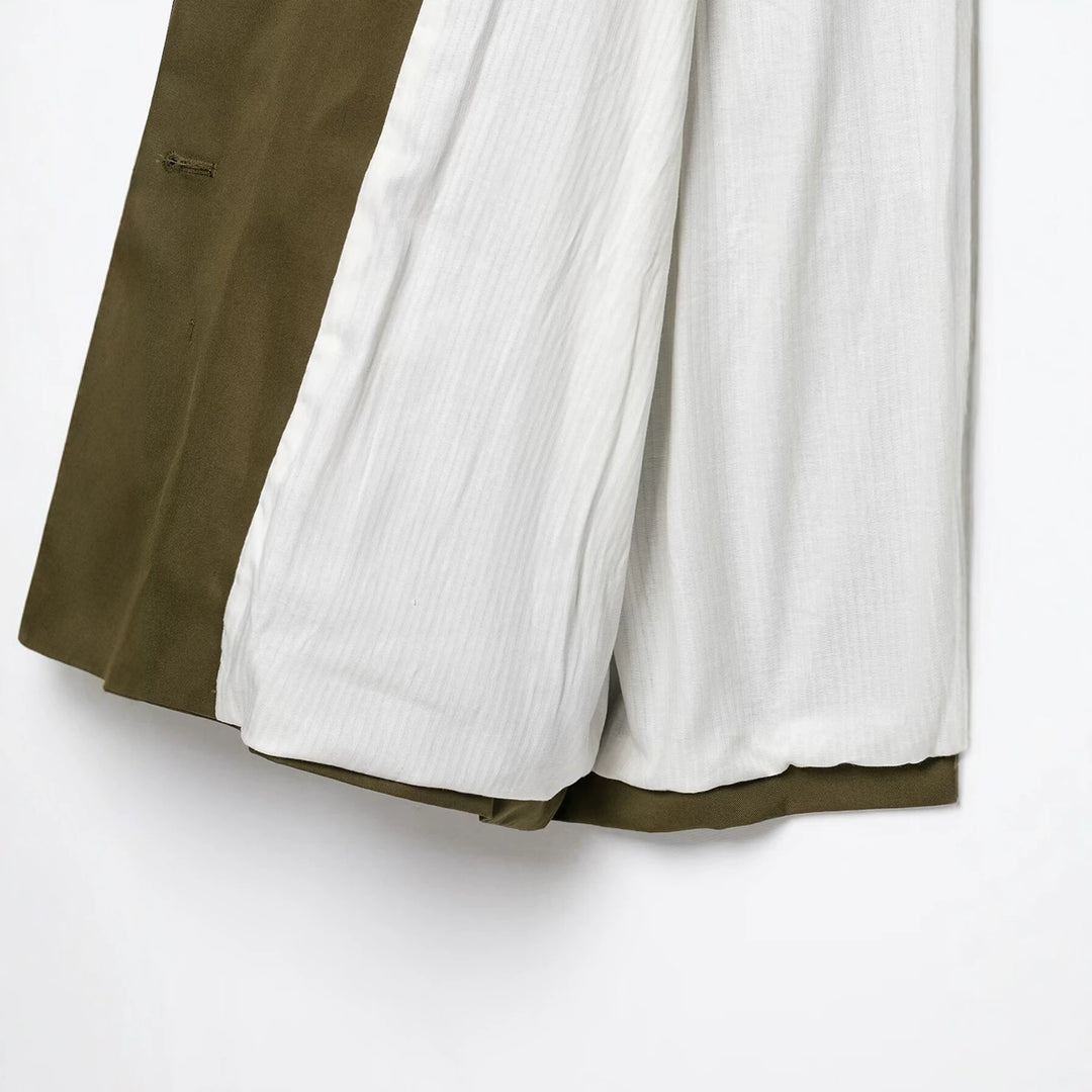 Damen Kurze Utility-Capejacke mit Tunnelzug, hohem Stehkragen und verstellbaren Ärmelriegeln Nord Taschen