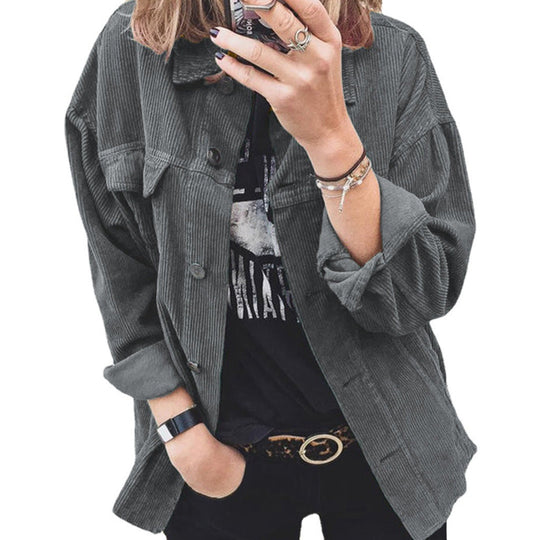 Damen modische Cordjacke mit praktischen aufgesetzten Taschen und lässigem Schnitt