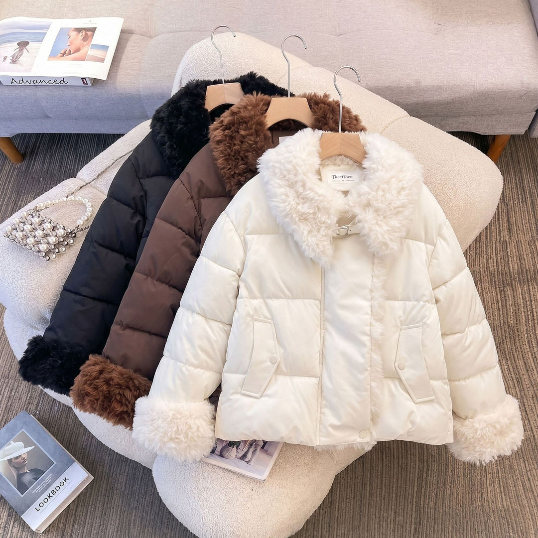 Damen nan wattierte Kurzjacke mit voluminösem Kunstfellkragen und Bommelbändern Nord Taschen