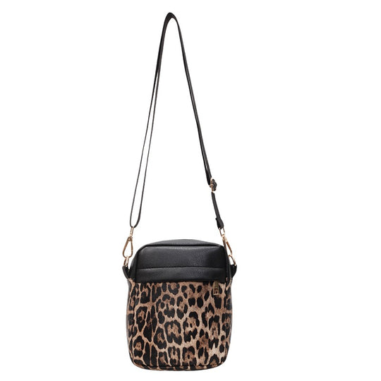 Damen Umhängetasche mit elegantem Leopardenmuster und praktischem Innenraum Nord Taschen