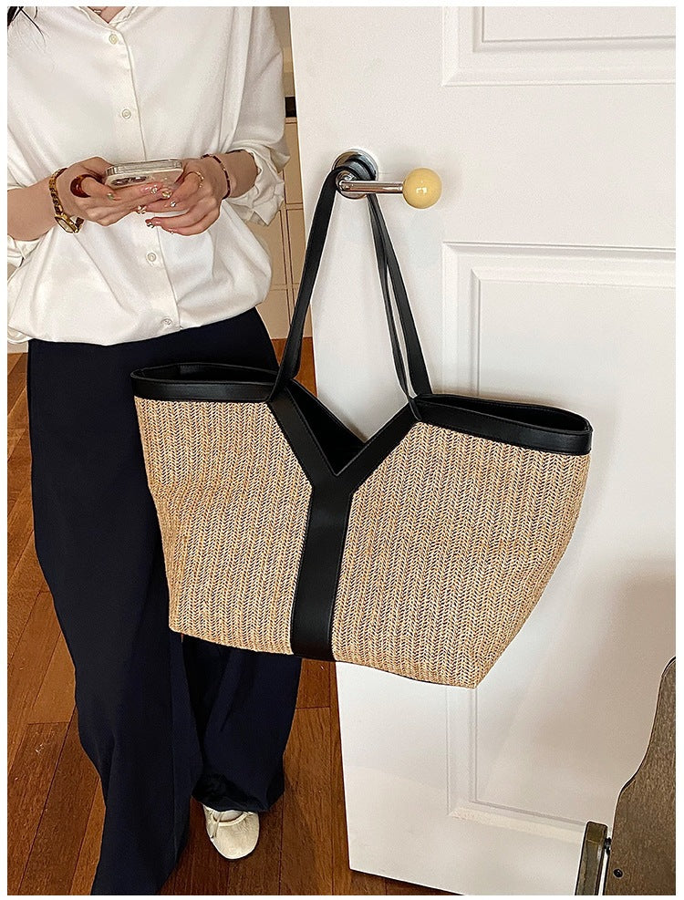 Damen elegante Strandtasche mit einzigartigem geflochtenem Design und robusten Lederakzenten Nord Taschen