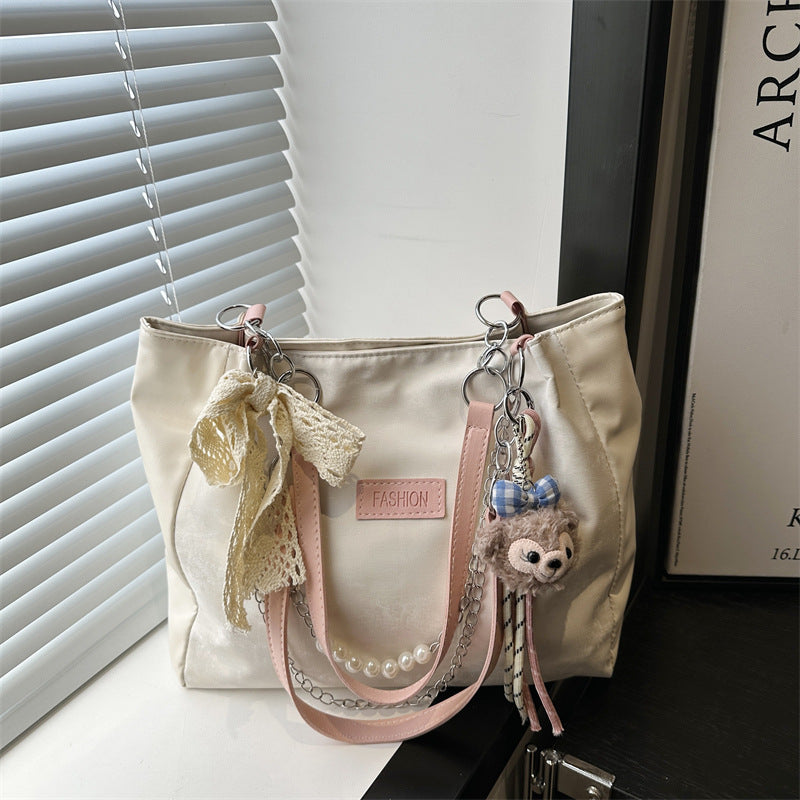 Damen modische Handtasche mit verspieltem Design und eleganten Details Nord Taschen
