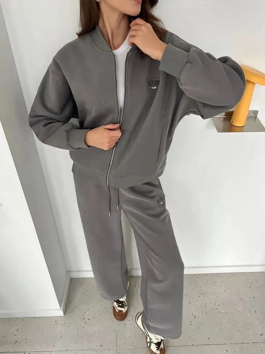 Damen Oversize Sweatjacke mit Reißverschluss und weite Jogginghose Freizeit-Set Nord Taschen