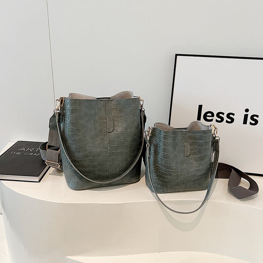 Damen-Handtasche im stilvollen Krokodil-Look mit verstellbarem Schulterriemen | Nord Taschen