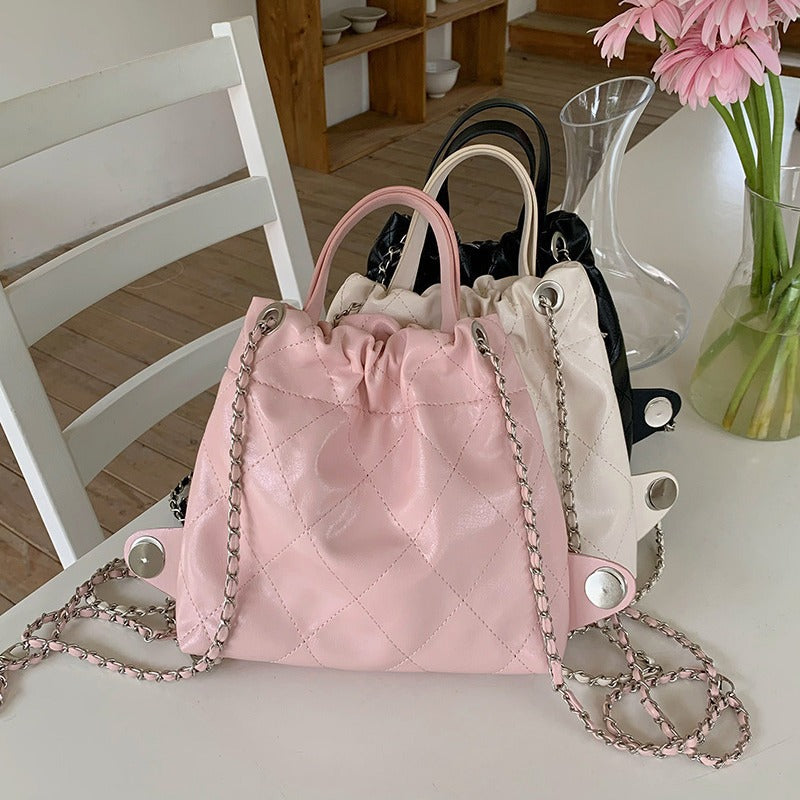Damen Hobo-Tasche mit eleganter Raffung und praktischem Kettenriemen Nord Taschen