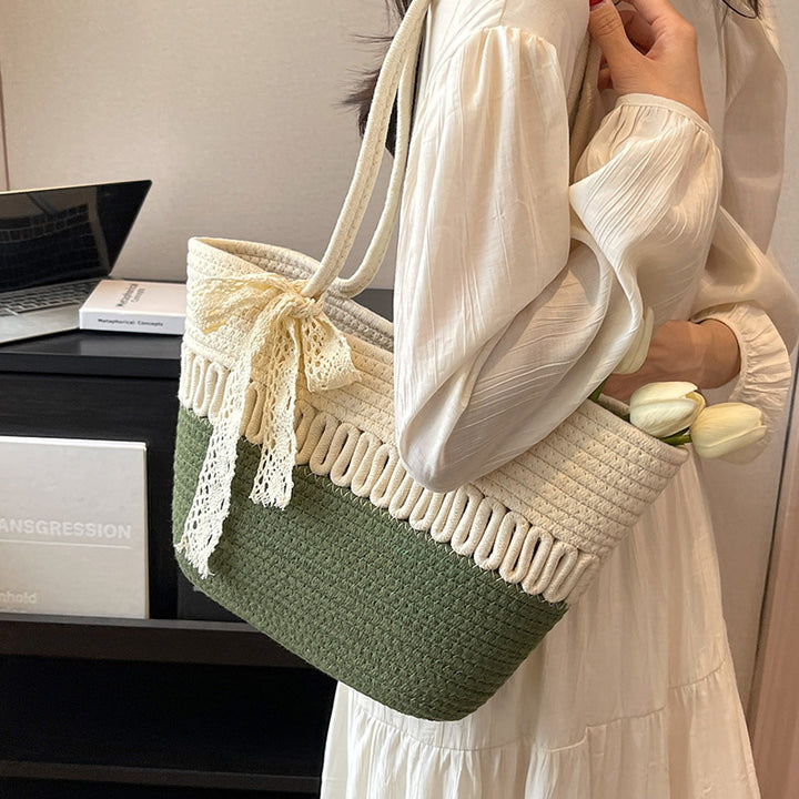 Damen Tragetasche mit elegantem Häkelmuster und verspielten Spitzenakzenten Nord Taschen
