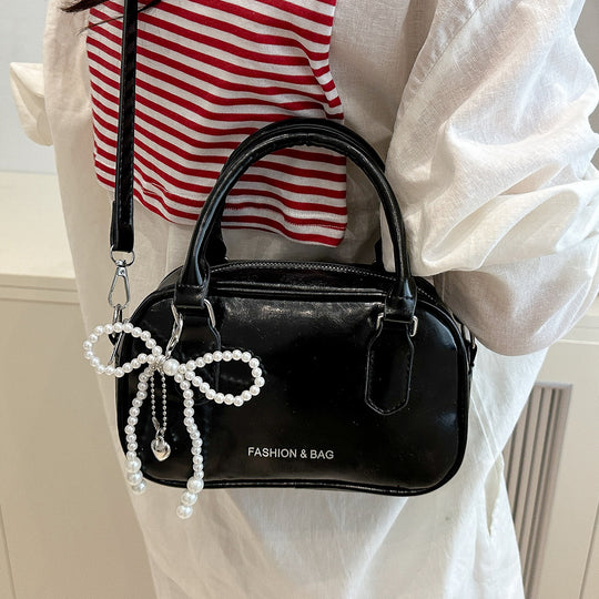 Damen Handtasche mit eleganter Perlenverzierung und abnehmbarem Schultergurt Nord Taschen
