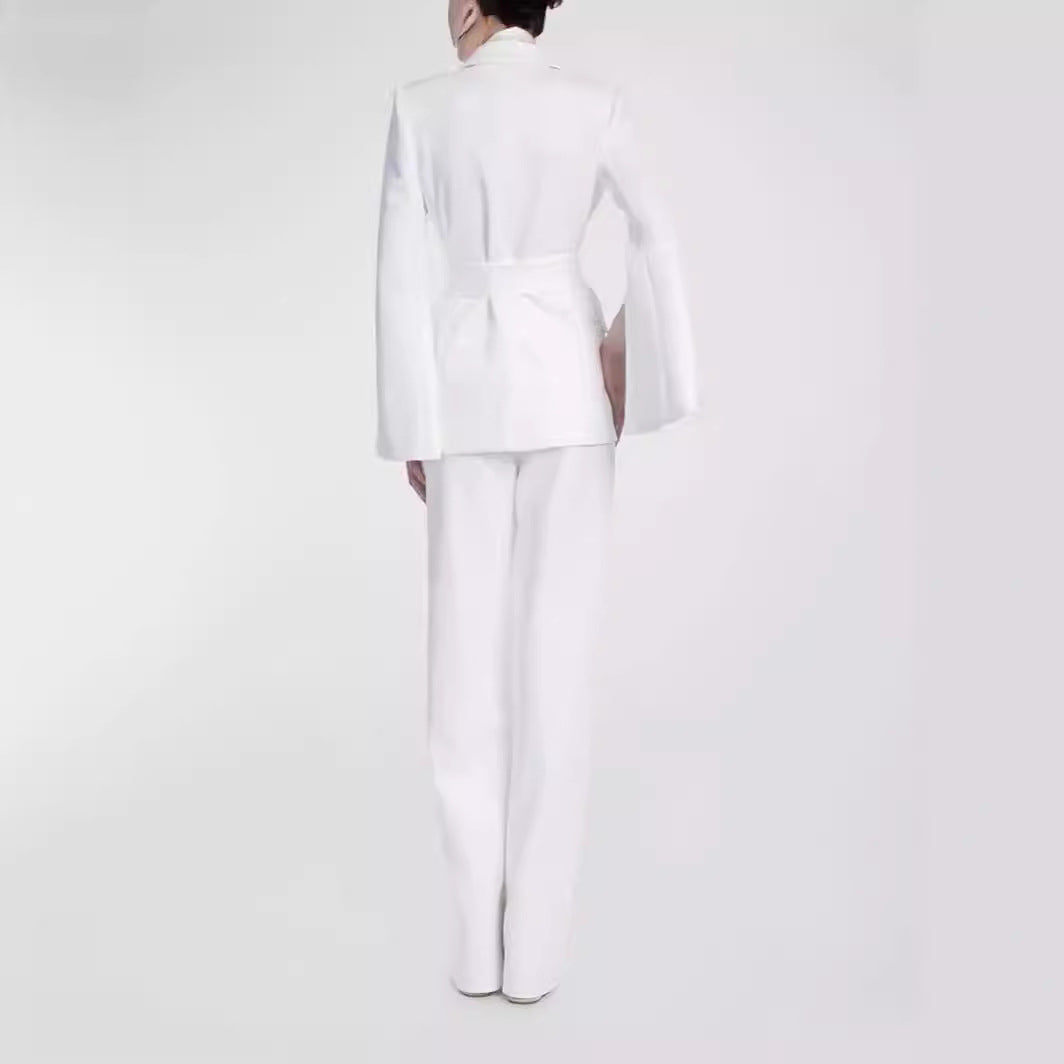 Damen Taillierter Cape-Blazer mit Bindegürtel und weiten Palazzohosen Nord Taschen