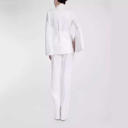 Damen Taillierter Cape-Blazer mit Bindegürtel und weiten Palazzohosen Nord Taschen