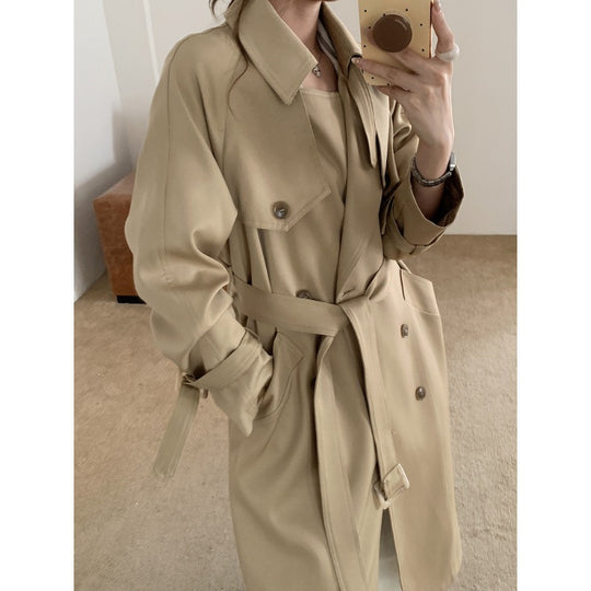 Damen Oversize Trenchcoat mit Doppelreihe, Taillengürtel und Epauletten Nord Taschen