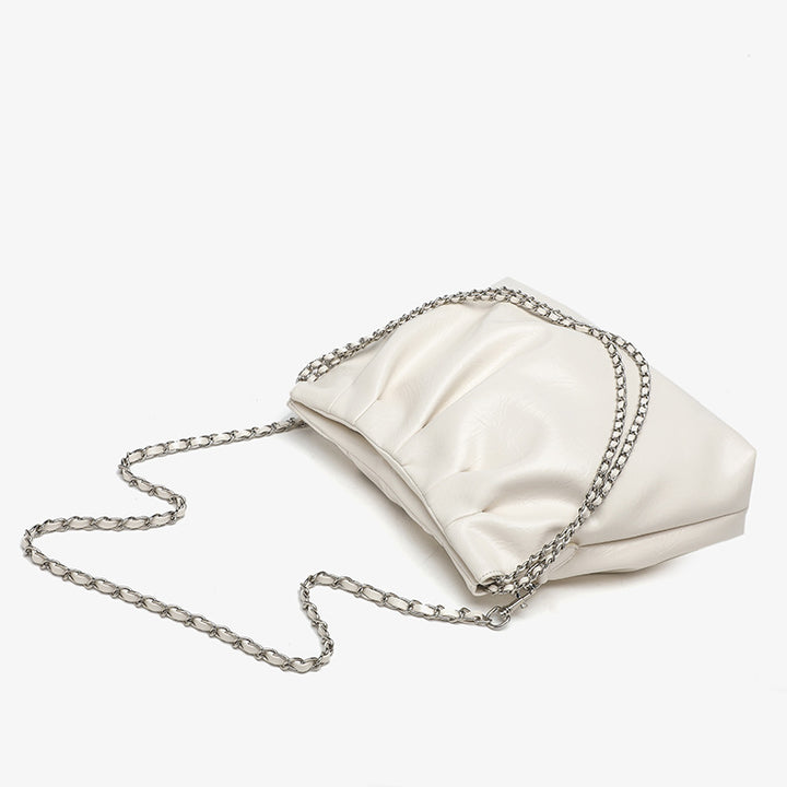 Damen Hobo-Tasche mit eleganter Raffung und goldener Kettenverzierung Nord Taschen