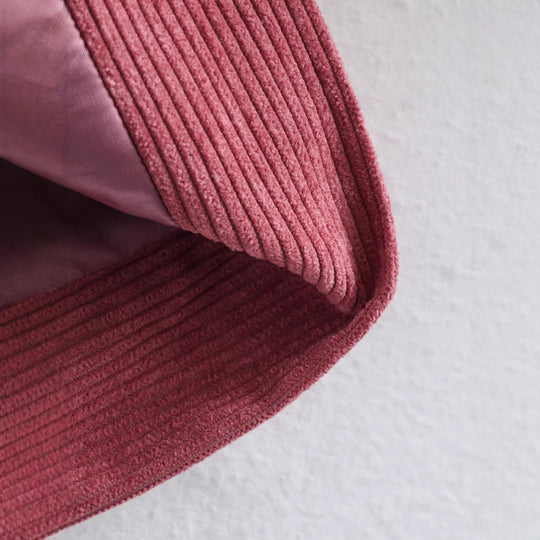 Damen Cropped-Kord-Strickjacke mit markanter Rippenstruktur, Kunstleder-Umlegekragen und Pattentaschen Nord Taschen