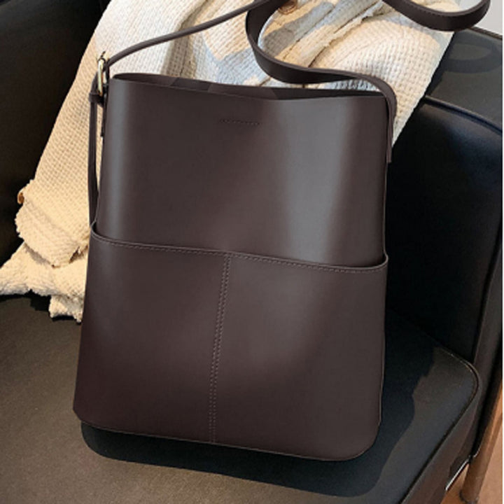 Damen Schultertasche mit eleganter Struktur und praktischen Außenfächern Nord Taschen