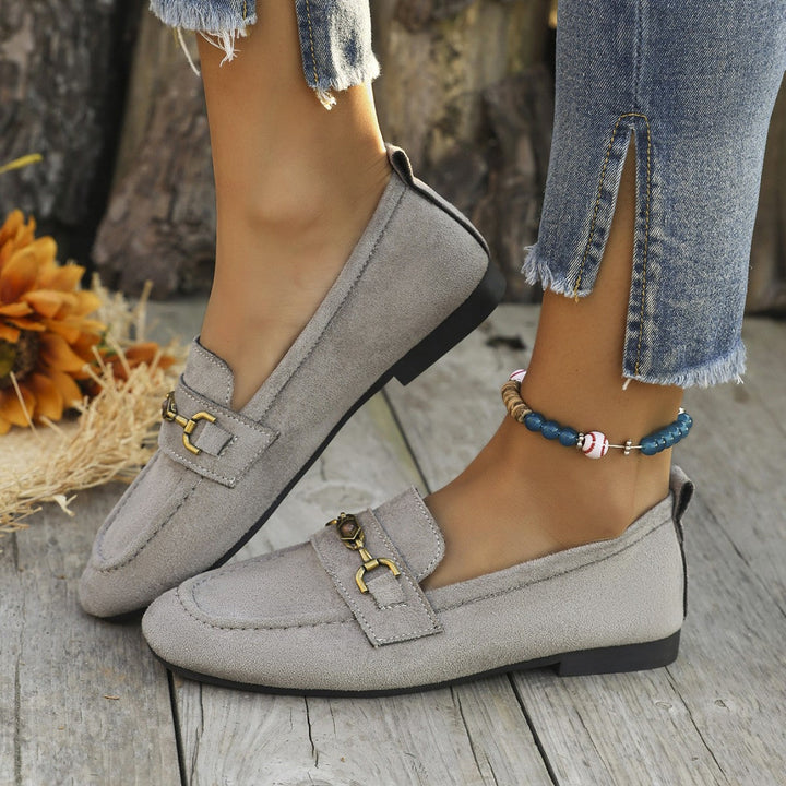 Damen Mokassins mit schicke Goldakzent und weichem Veloursleder