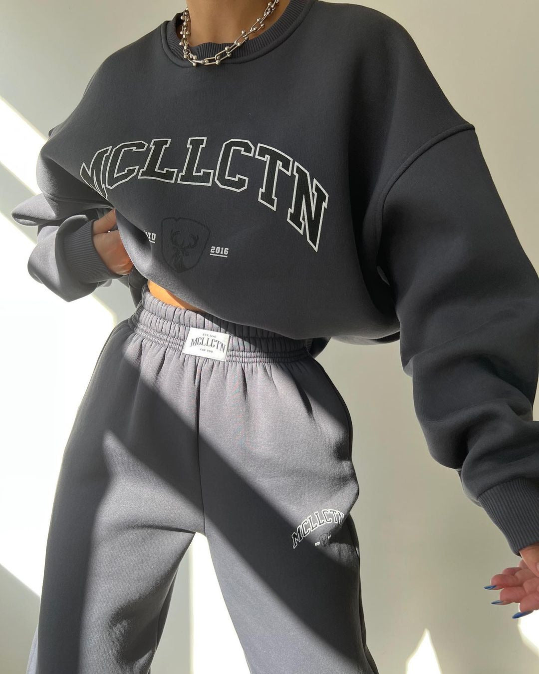 Damen Oversized College-Sweatshirt und High-Waist-Jogger-Set aus French-Terry Nord Taschen