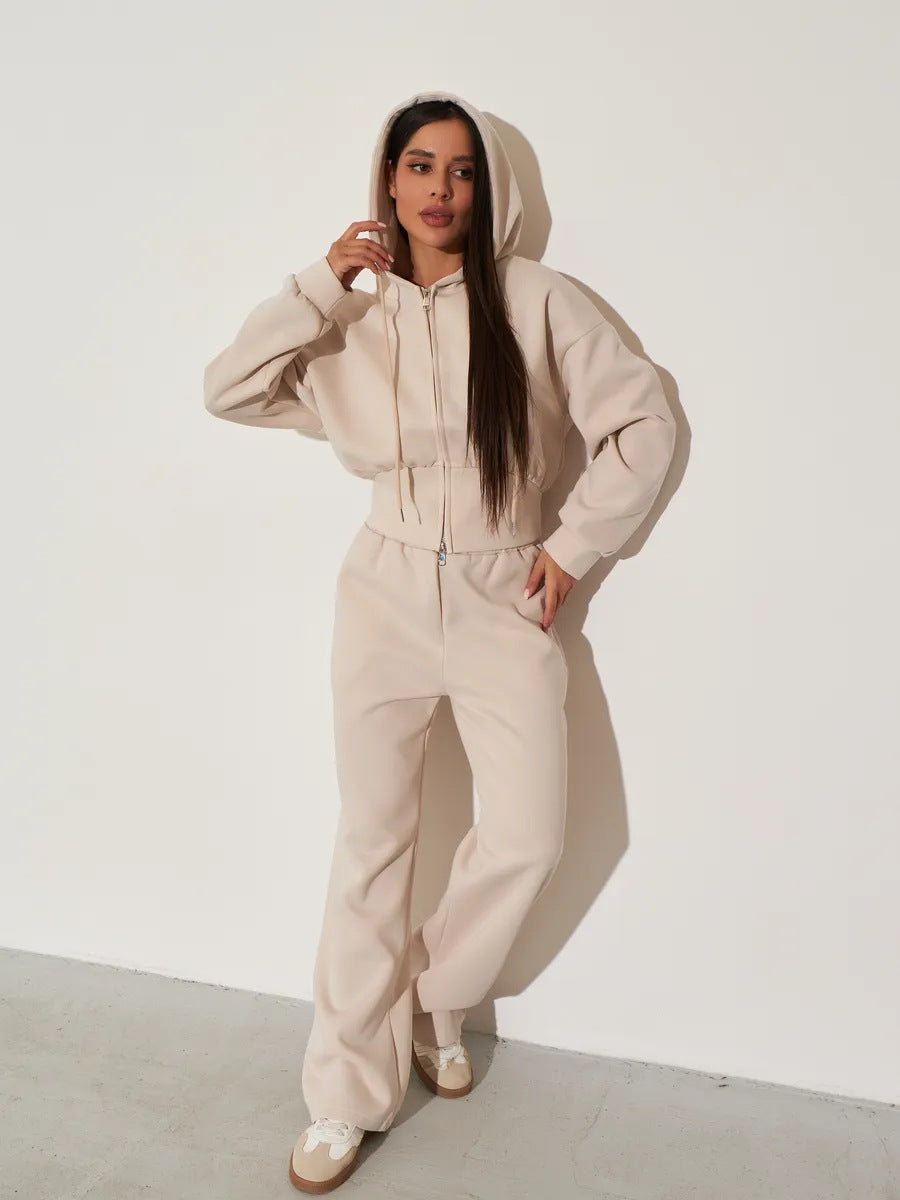 Damen kurzes Kapuzen-Zipshirt mit tailliertem Tunnelzug und weit geschnittene High-Waist-Loungehose Nord Taschen