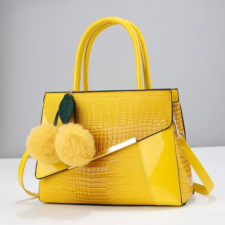 Damen Designer-Handtasche mit strukturiertem Kunstleder und raffinierten Akzenten Nord Taschen
