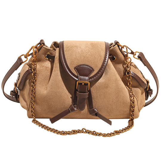 Damen Schultertasche aus hochwertigem Veloursleder mit dekorativen Kettenakzenten Nord Taschen
